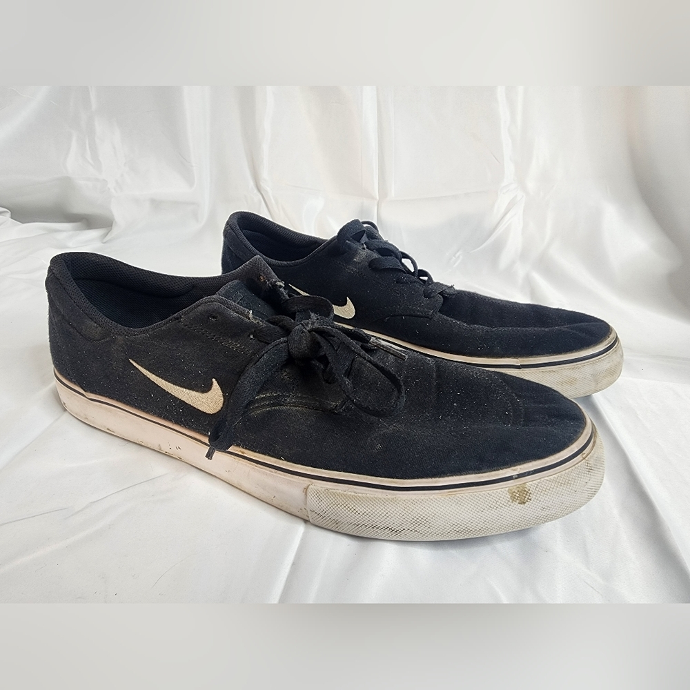 Nike SB Mens ‘Clutch’ Canvas Skateboard Shoes (729825-001) Black Size 13